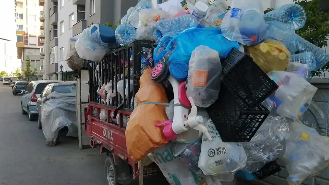 Ağrı'nın çöpünü topluyorlar