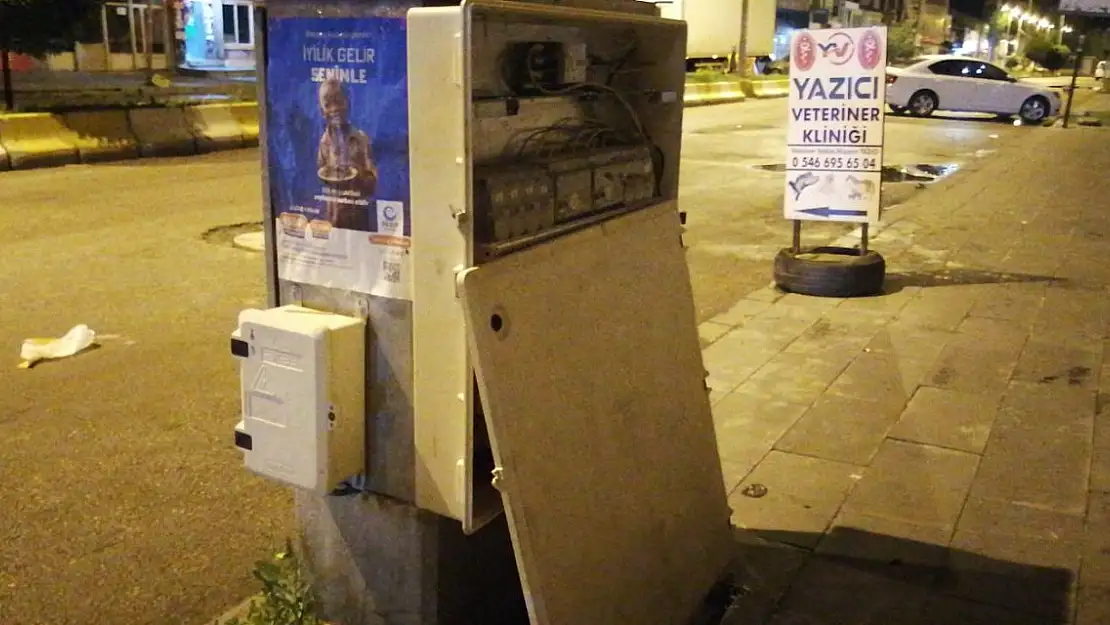 Ağrı'da Tehlike Saçan Elektrik Trafosu
