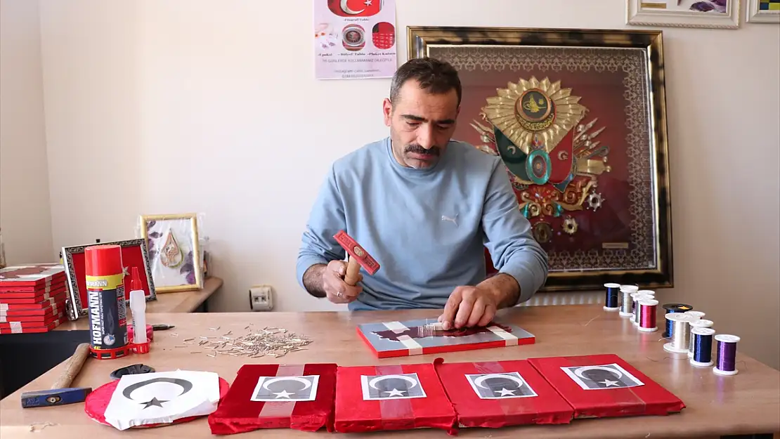 Erzurumlu filografi sanatçısı gelirinin yarısını şehit ailelerine bağışlıyor