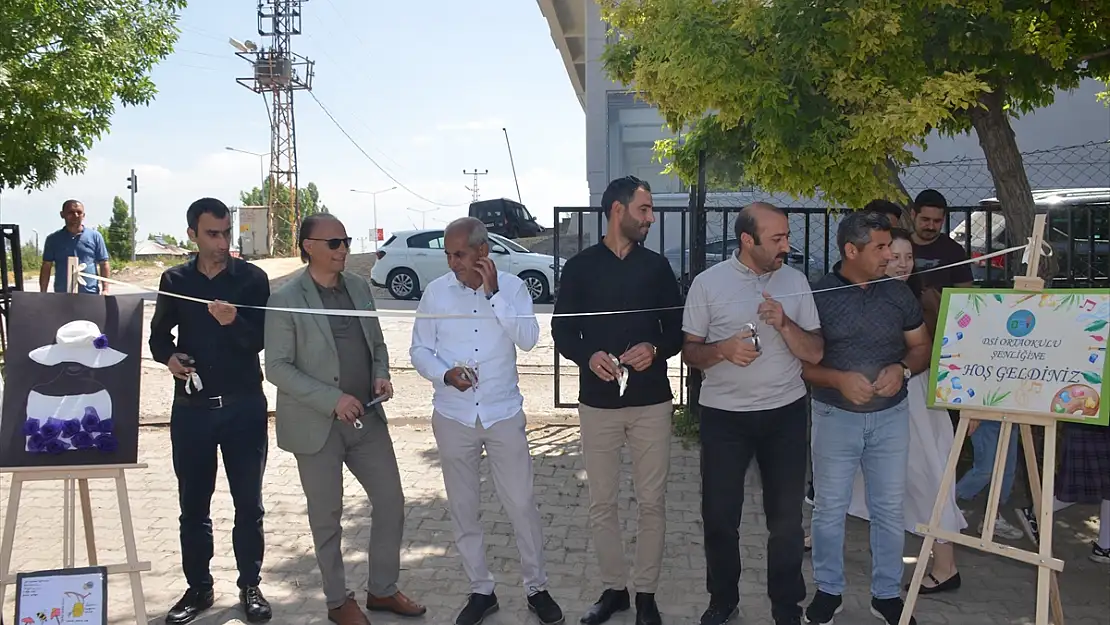 Muş'ta resim sergisi açıldı