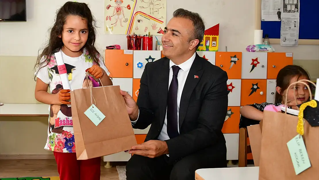Doğu illerindeki öğrenciler karne sevincini yaşadılar