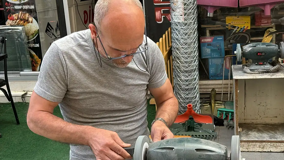 Iğdır'da bıçak bileyiciler işbaşında