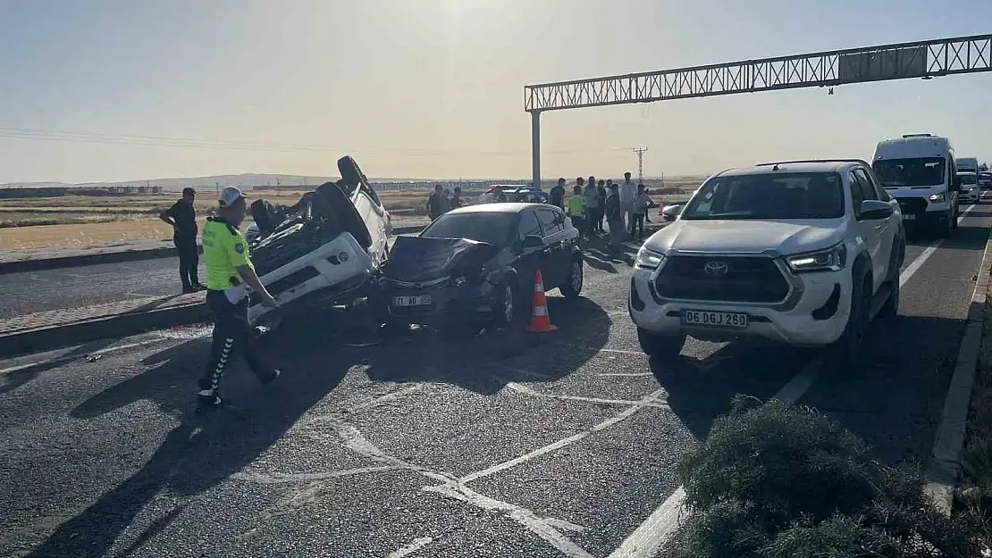 Diyarbakır'da iki araç birbirine girdi : 6 yaralı