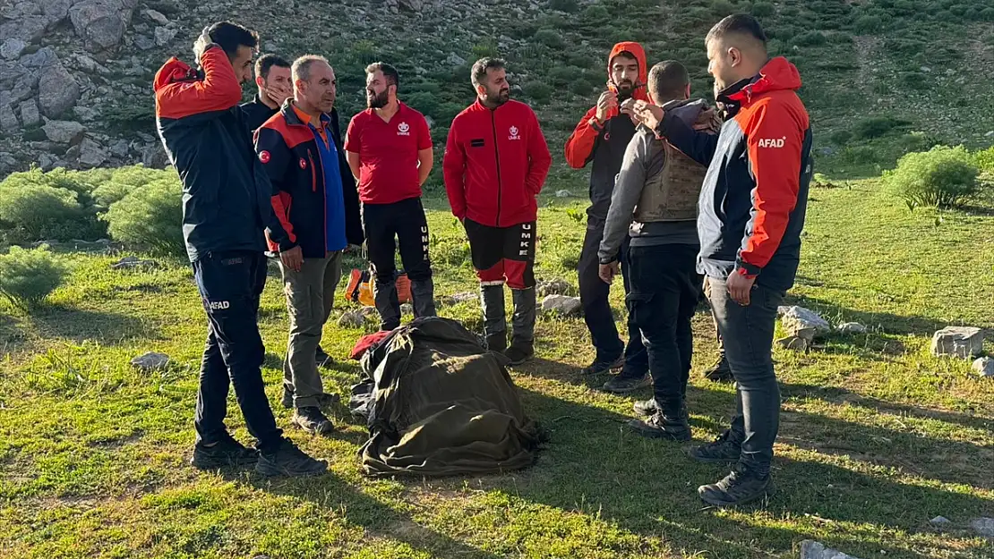 Bitlis'te attan düşen kadın ambulans helikopterle hastaneye ulaştırıldı