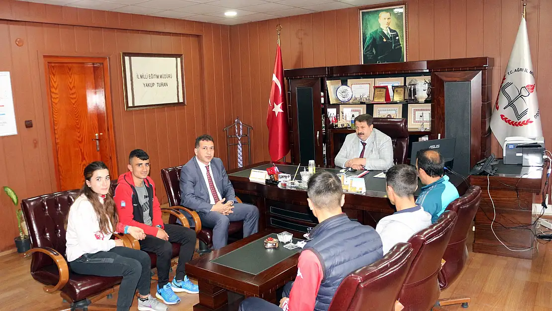 Sporcular Yakup Turan'ı ziyaret etti