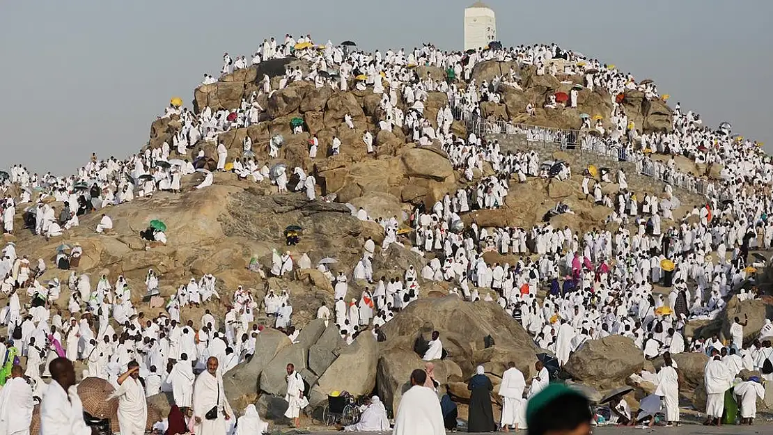 Zulüm altındaki Filistin'den Arafat'a 7 bin hacı adayı geldi