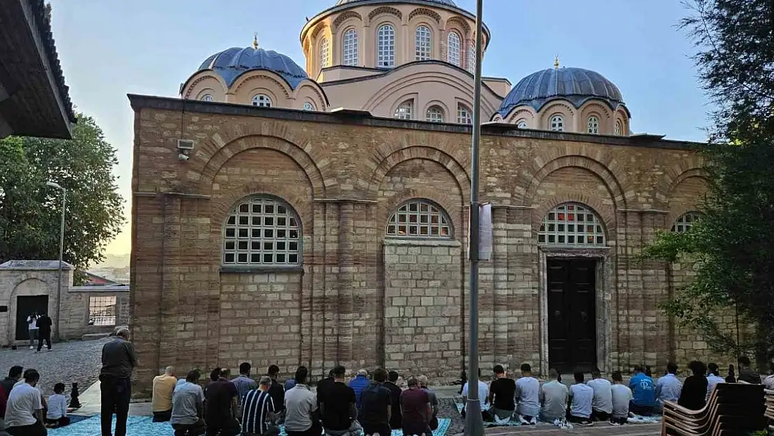 Kariye Camii'nde 79 yıl aradan sonra ilk bayram namazı kılındı