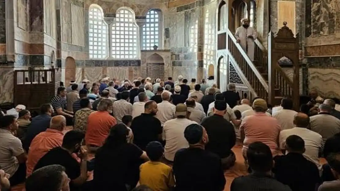 Erzurum, Kars, Tunceli, Ardahan ve Erzincan'da camilerde bayramlaşma programı düzenlendi
