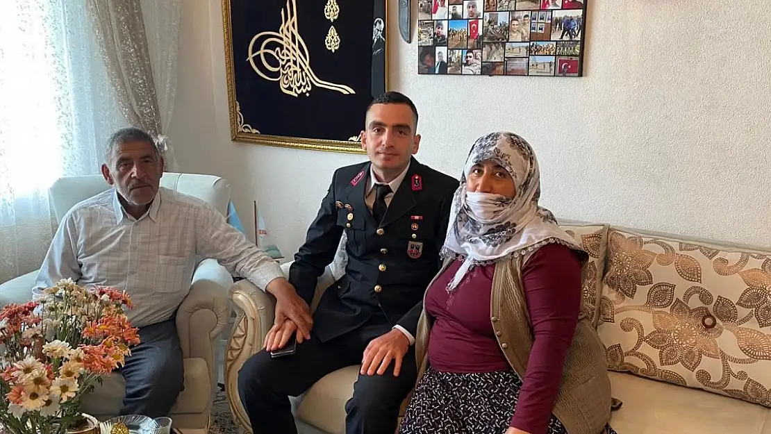 Ağrı İl Jandarma Komutanlığı'ndan Şehit Ailelerine Bayram Ziyareti