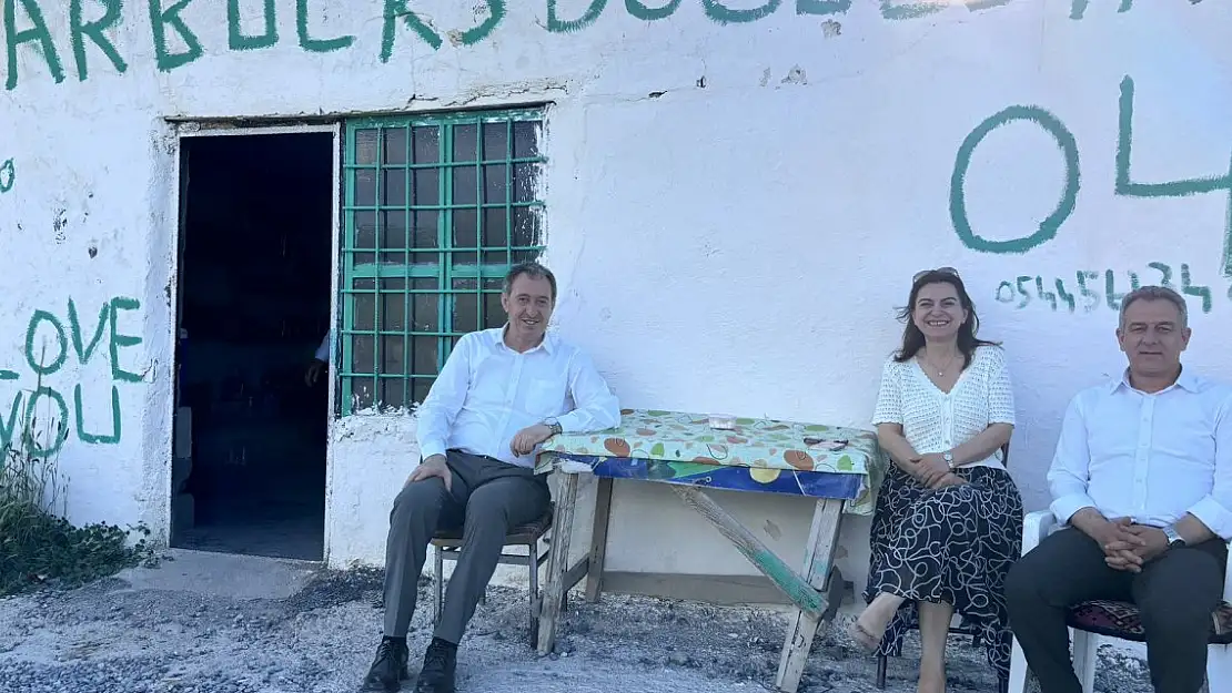 DEM Partililer çayı Ağrı usulü Starbuck'ta içtiler