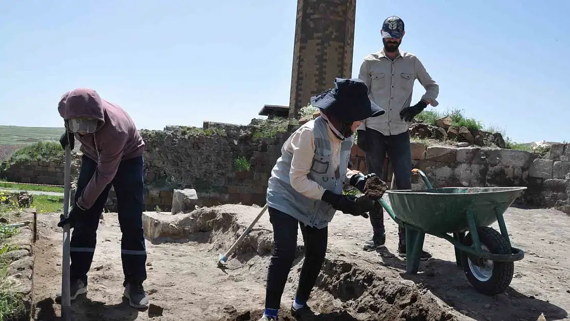 Kars'ta 8 farklı noktada kazı yapılıyor