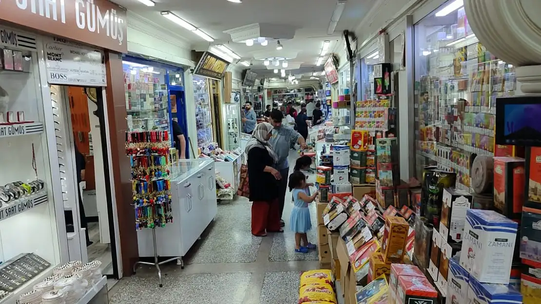 Doğubayazıt Esnafı Kurban Bayramı'nda Çifte Bayram Yaşıyor