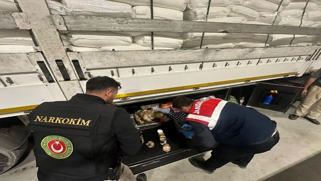 Gürbulakta Konserve kutularından uyuşturucu çıktı