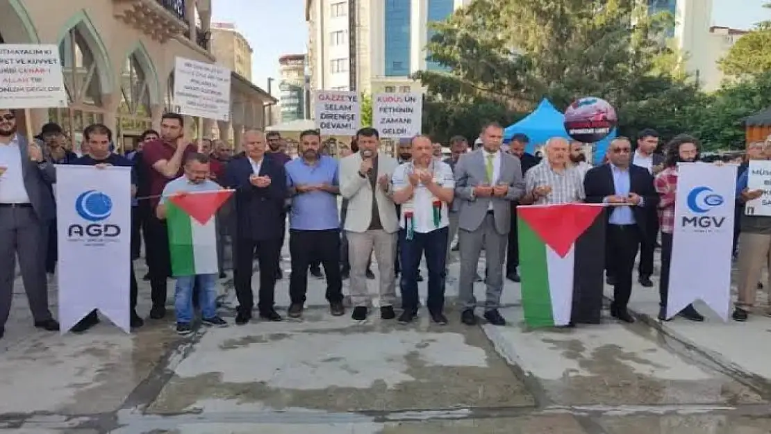 Van'da bayramlaşma ve Gazze için dua programı düzenlendi
