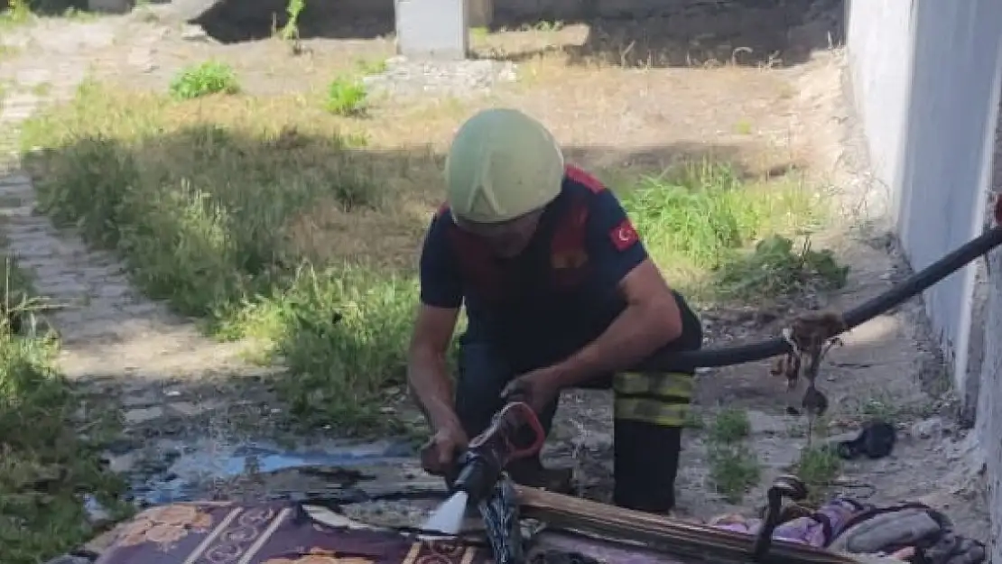 Mutfakta çıkan yangın büyümeden söndürüldü