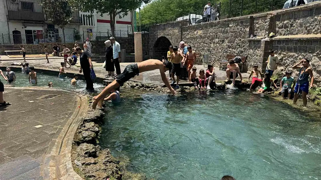 Diyarbakır yanıyor
