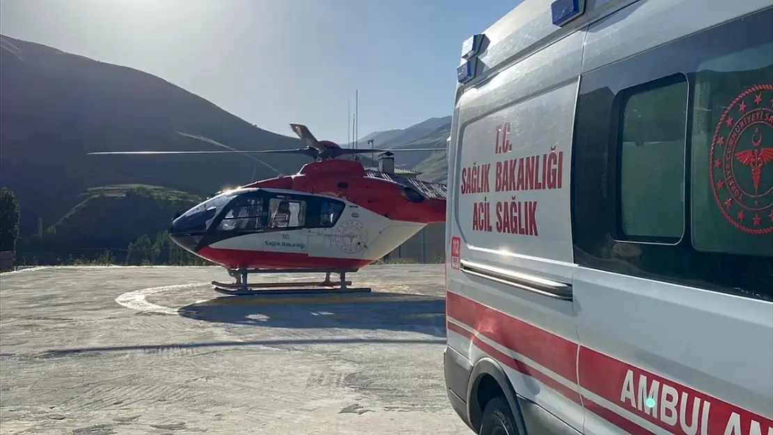 Van'da 18 yaşındaki  ambulans helikopterle hastaneye yetiştirildi