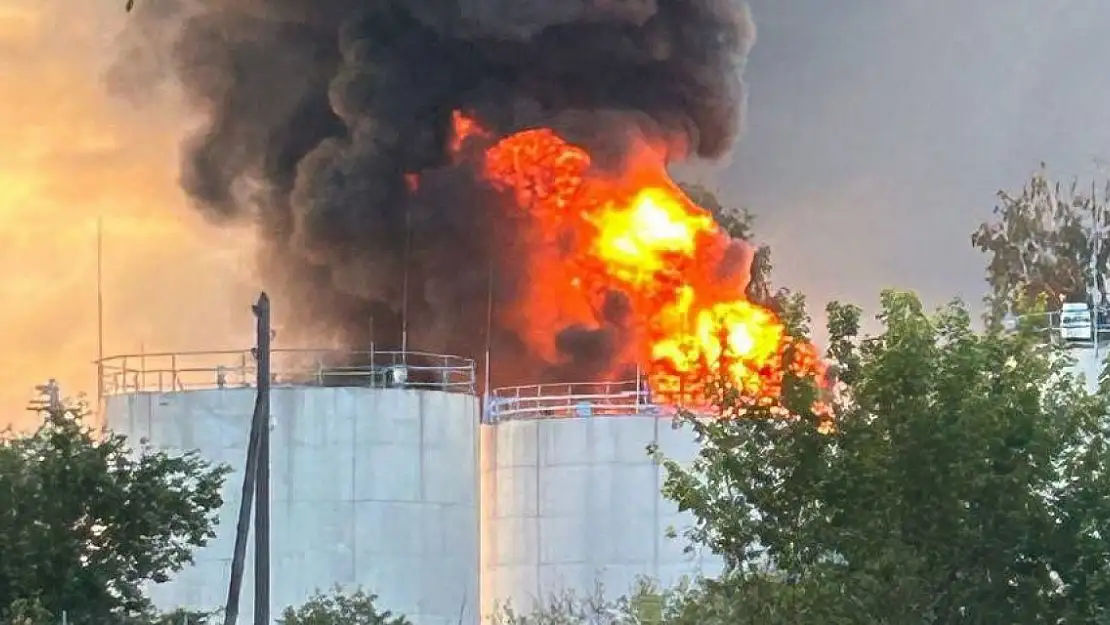 Rusya'da iki petrol rafinerisine dron saldırısı
