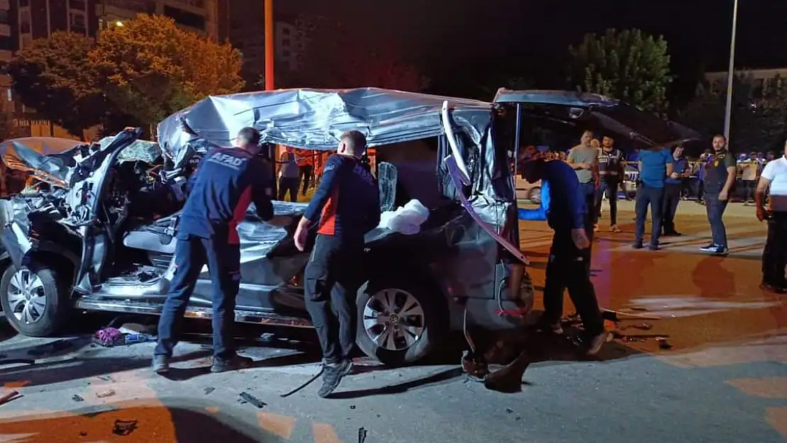 Muş'ta feci kaza 2 ölü, 3 yaralı