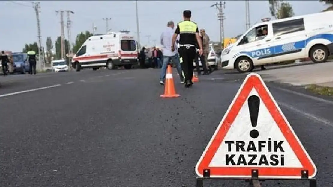 Van'da iki trafik kazasında 1 çocuk öldü, 16 kişi yaralandı