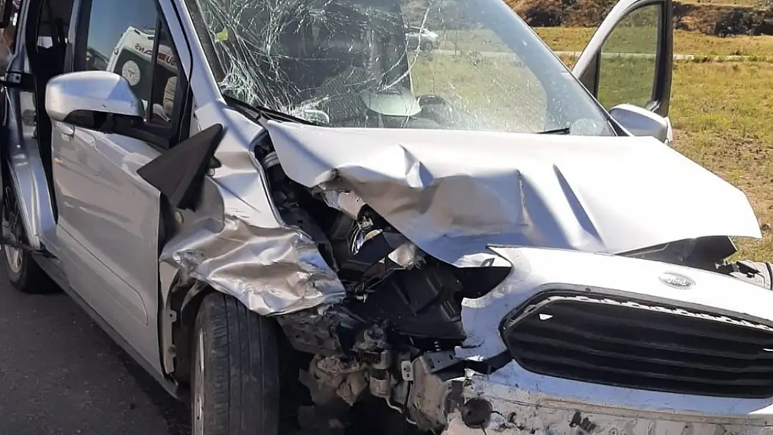Muradiye'de trafik kazası: 11 yaralı