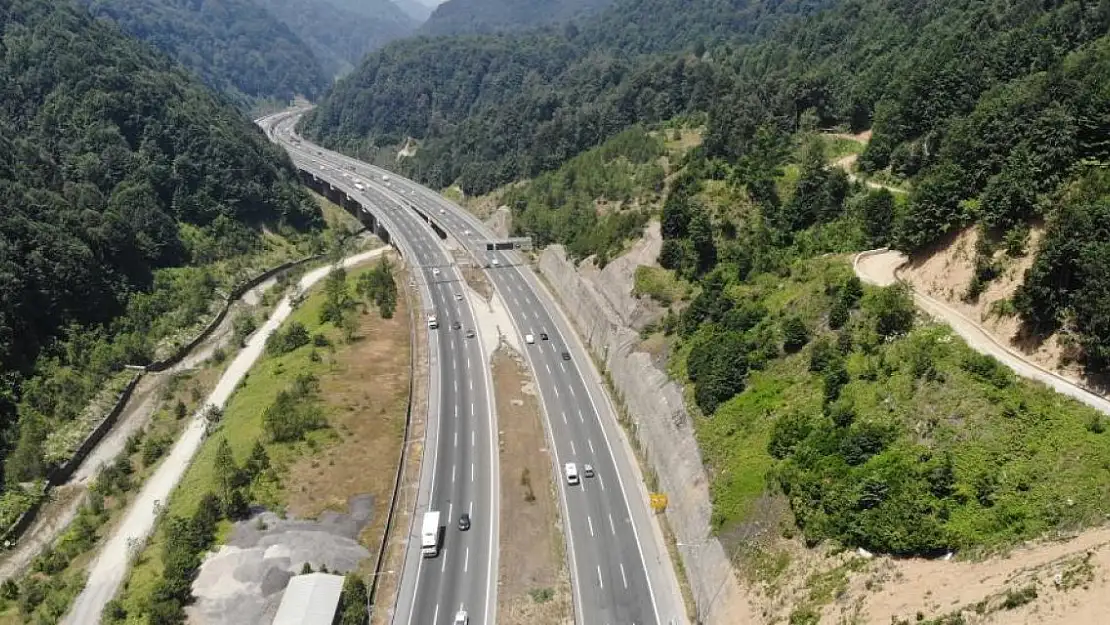 Bolu geçişinde trafik yoğun akıcı