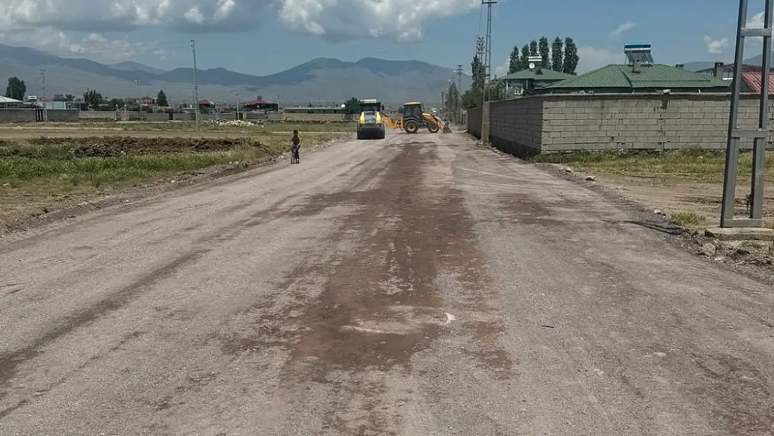 Doğubayazıt'ta yol çalışmaları başladı