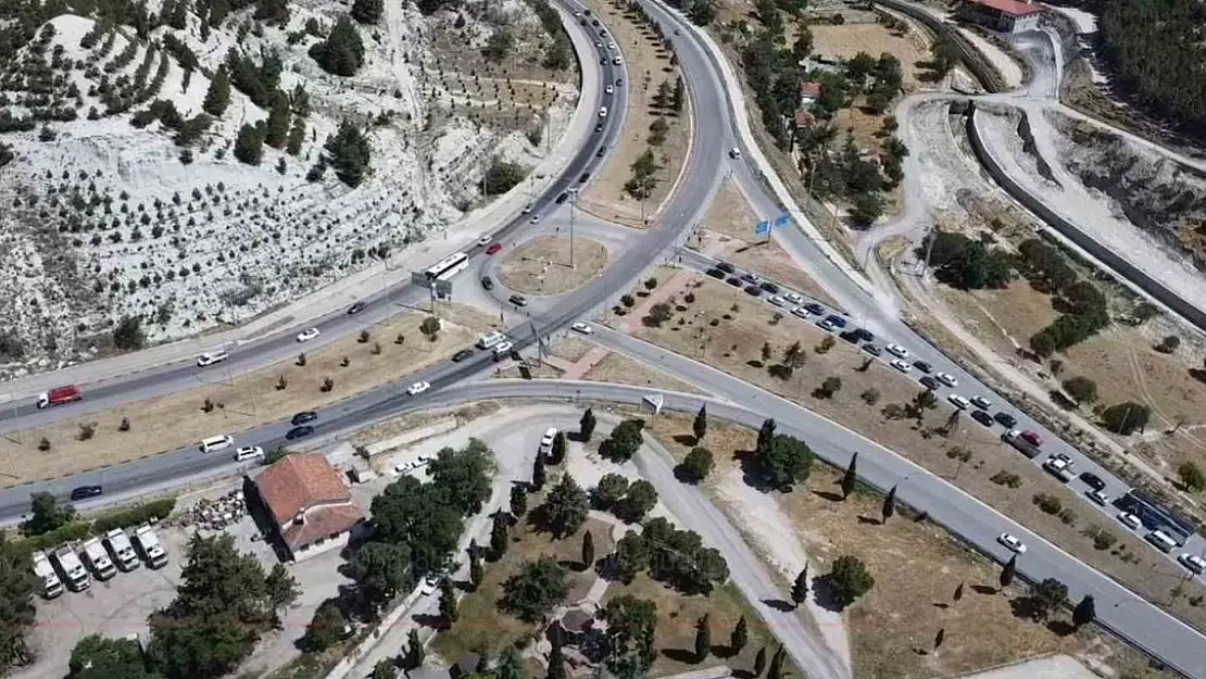 Bayram tatili sonrasında Antalya ve Fethiye yollarında yoğunluk oluştu