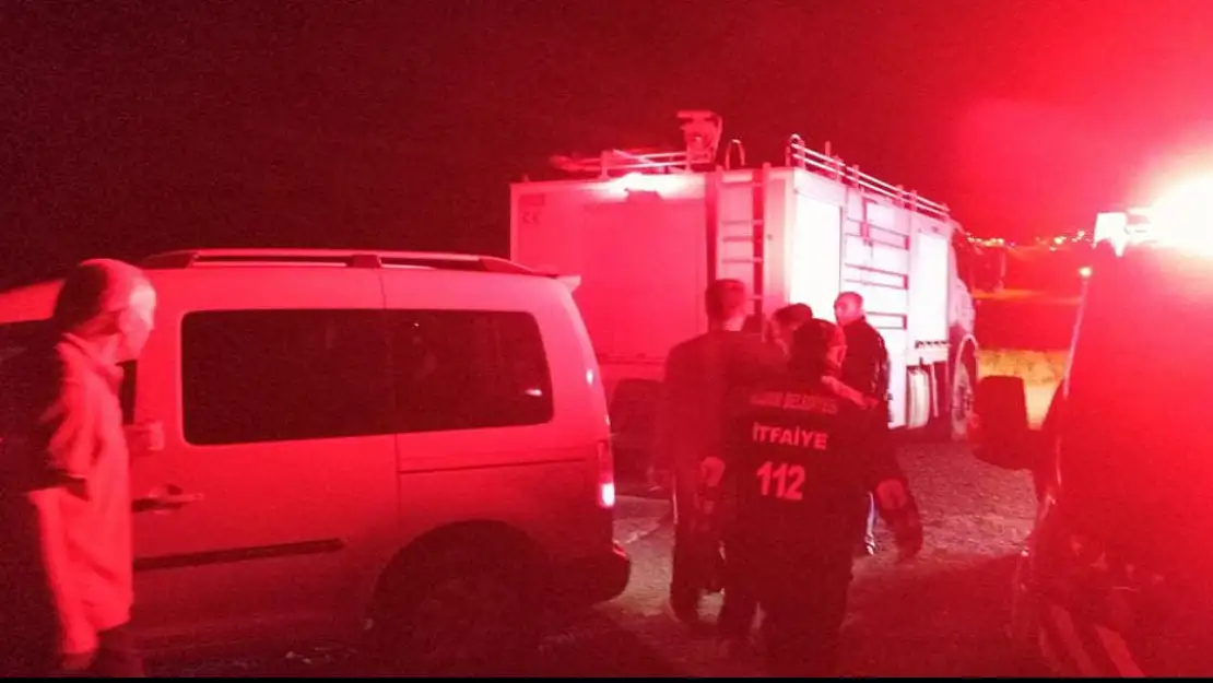 Ağrı'da siren sesleri geceyi aydınlattı