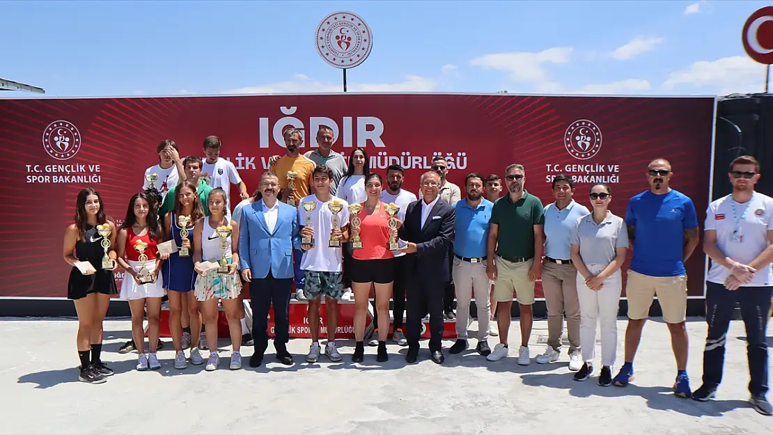 Iğdır'da 4. Kayısı Cup Tenis Turnuvası tamamlandı