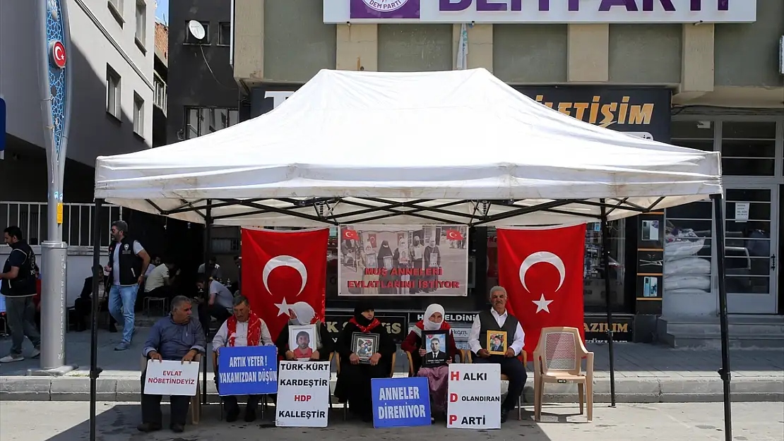 Muşlu ailelerin evlat nöbeti sürüyor