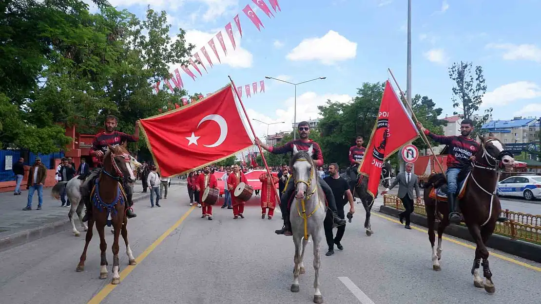 Atatürk'ün Erzurum'a gelişinin 105. yıl dönümü coşkuyla kutlandı
