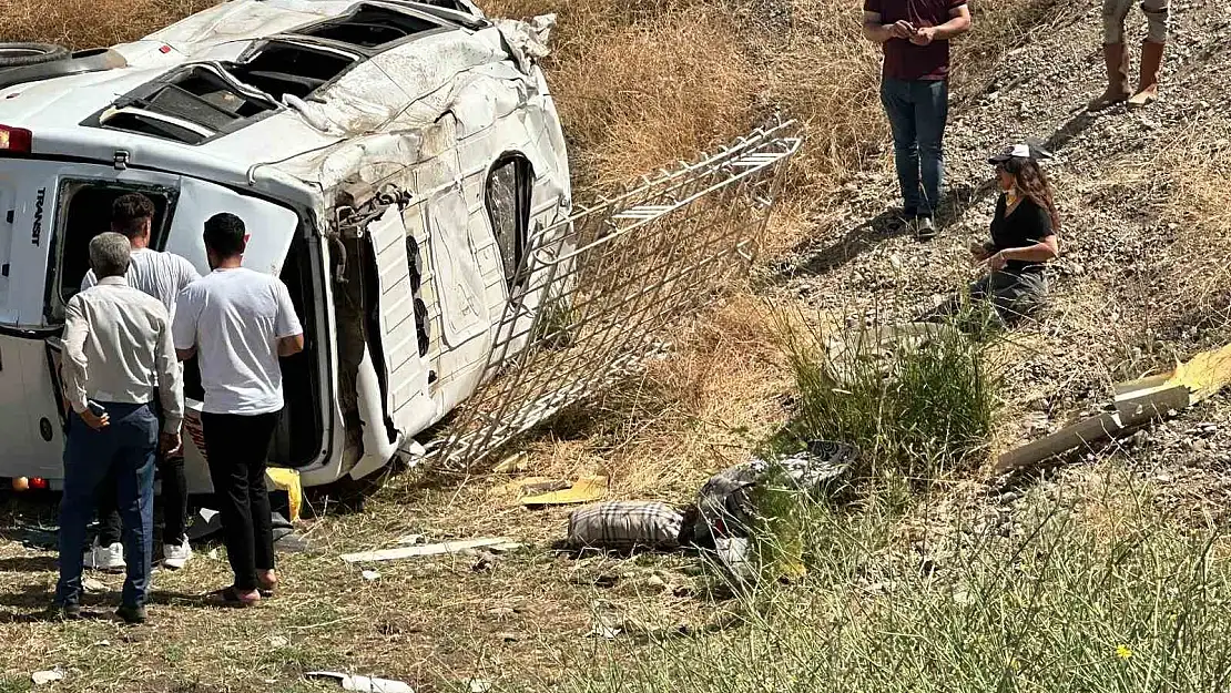 Diyarbakır'da feci kaza: 20 yaralı