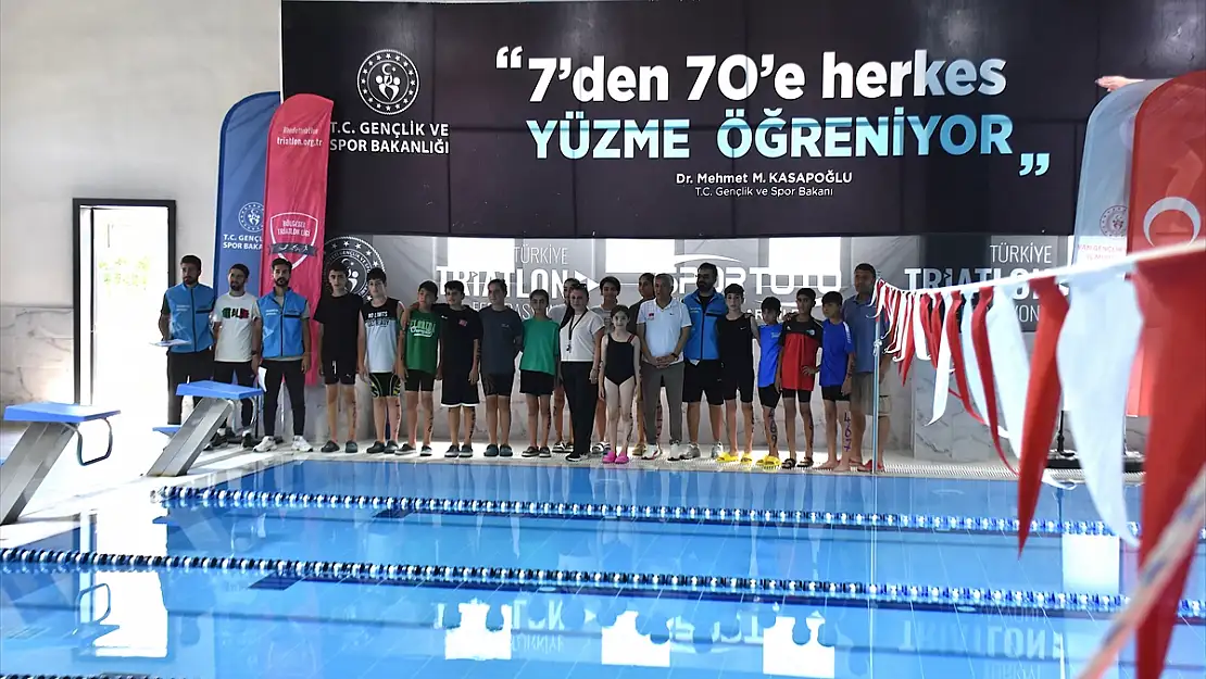 1. Etap Bölgesel Triatlon yarışları Van'da düzenlendi