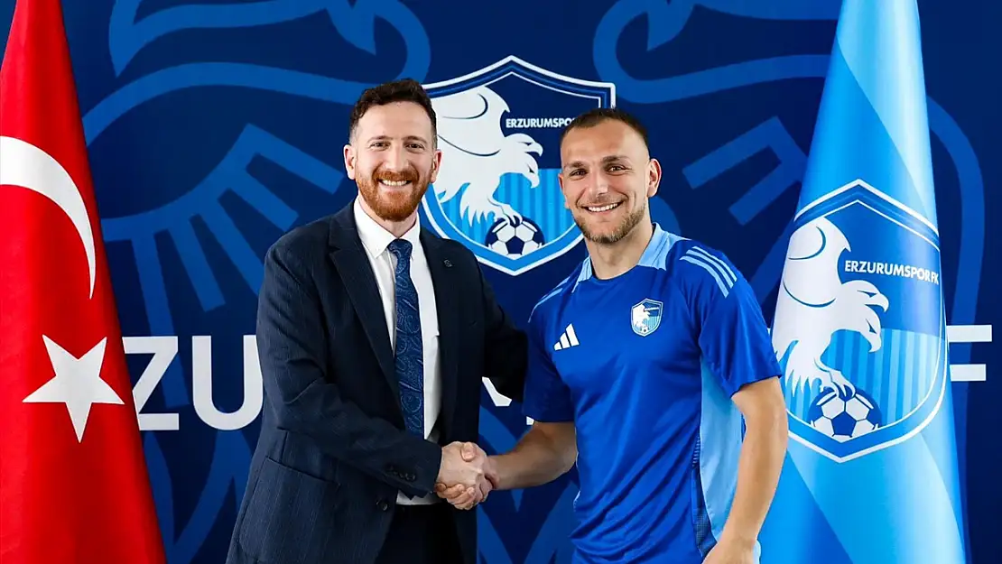 Erzurumspor, iki futbolcuyla sözleşme yeniledi
