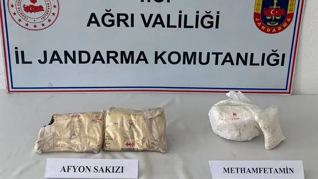 Ağrı'da otomobilde 3 kilo 300 gram uyuşturucu ele geçirildi