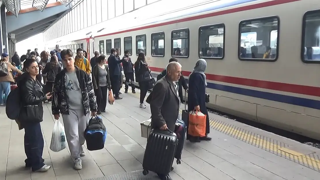 Kars'ta tren yolculuğuna rağbet arttı