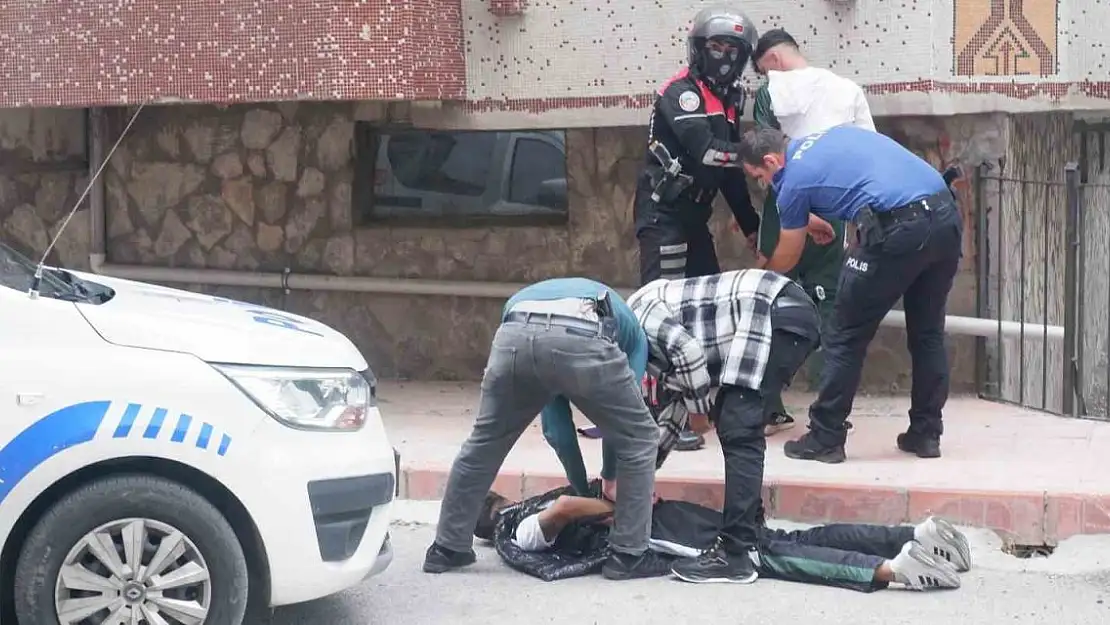 Erzurum'da 14 ile 17 yaşındaki genler döner bıçakları ile birbirlerini biçtiler