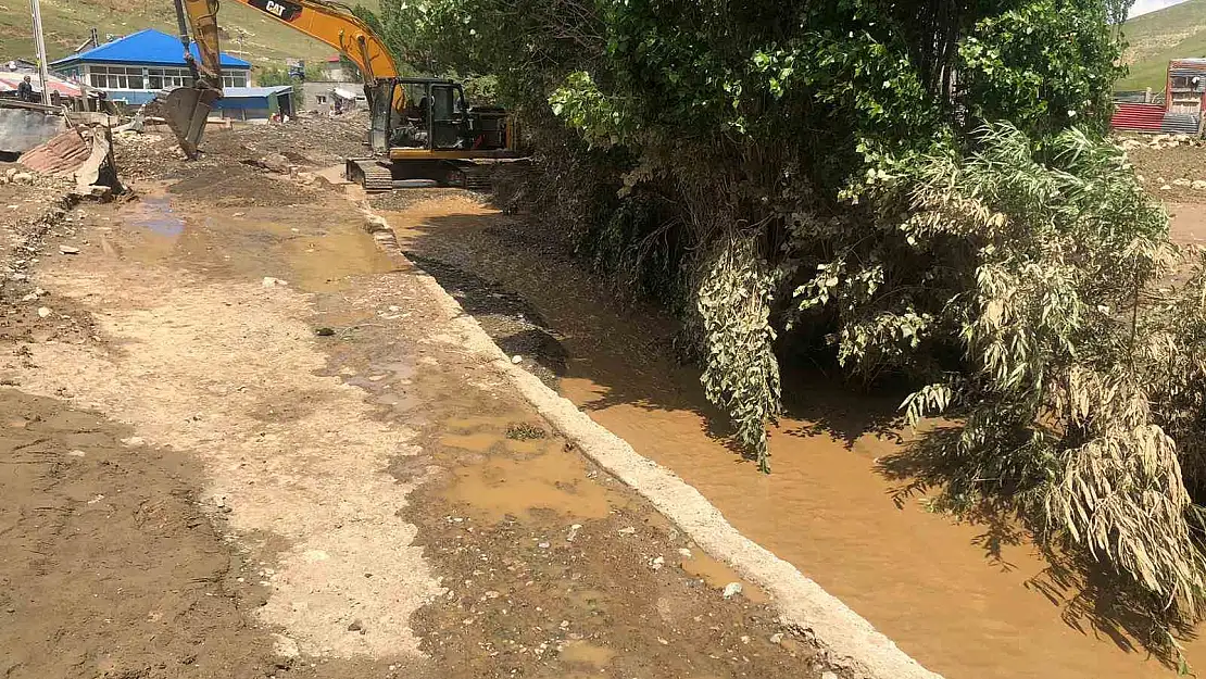 Erzurum'da selin verdiği hasar gün yüzü ile ortaya çıktı