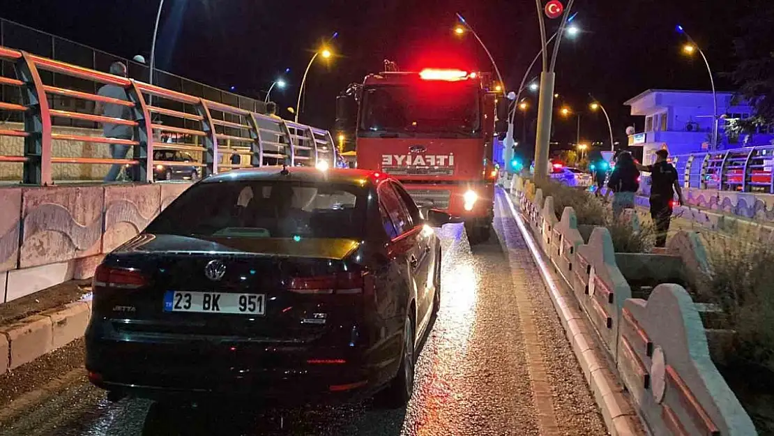 Sağanak yağışta alt geçit suyla doldu, facianın eşiğinden dönüldü