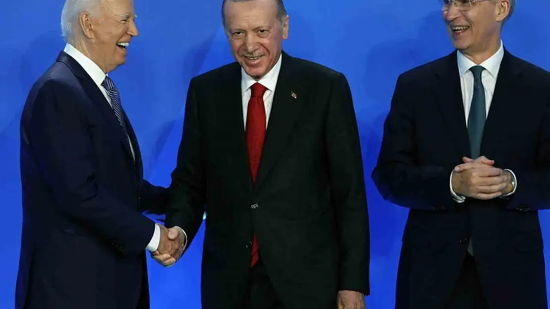 Cumhurbaşkanı Erdoğan, NATO Liderler Zirvesi'nin ilk oturumuna katıldı