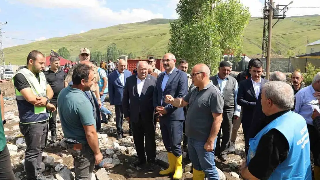 Vali Koç, sel felaketinin yaşandığı köylerde incelemelerde bulundu