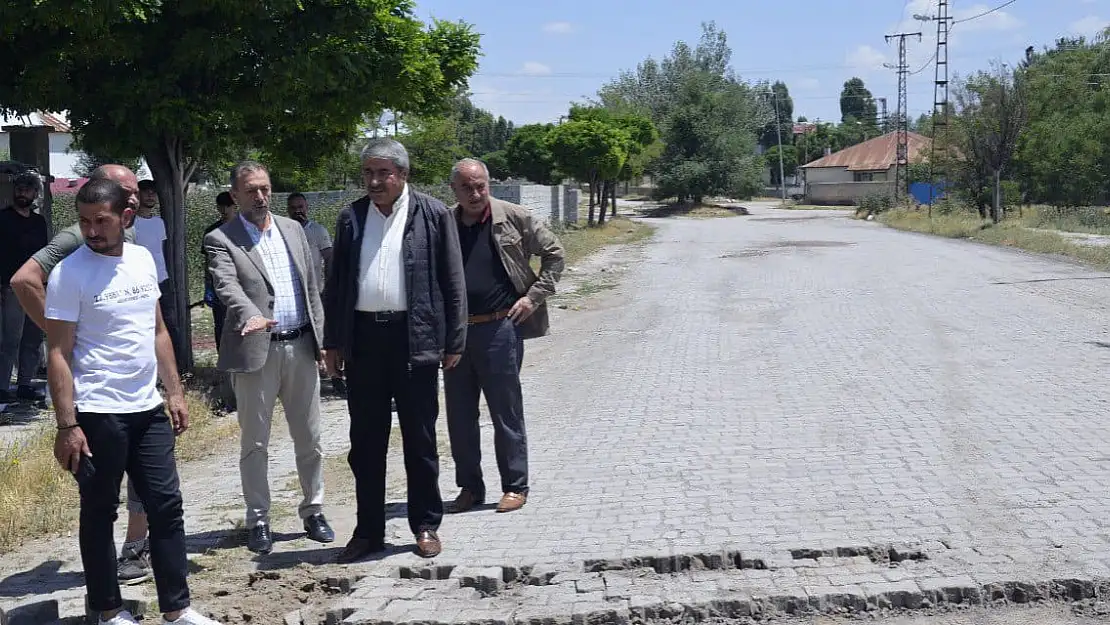 Başkan Taşkın Mahalleleri gezerek sorunları yerinde görüyor