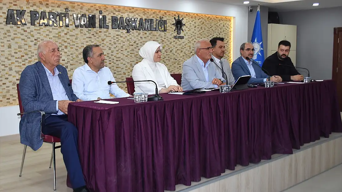 AK Parti Genel Başkan Yardımcısı Yılmaz, Van'da konuştu