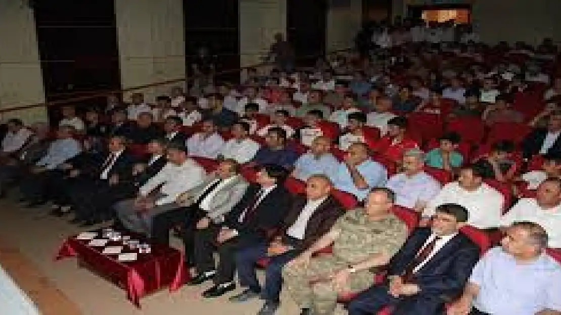 Bitlis'te '15 Temmuz' konulu konferans düzenlendi