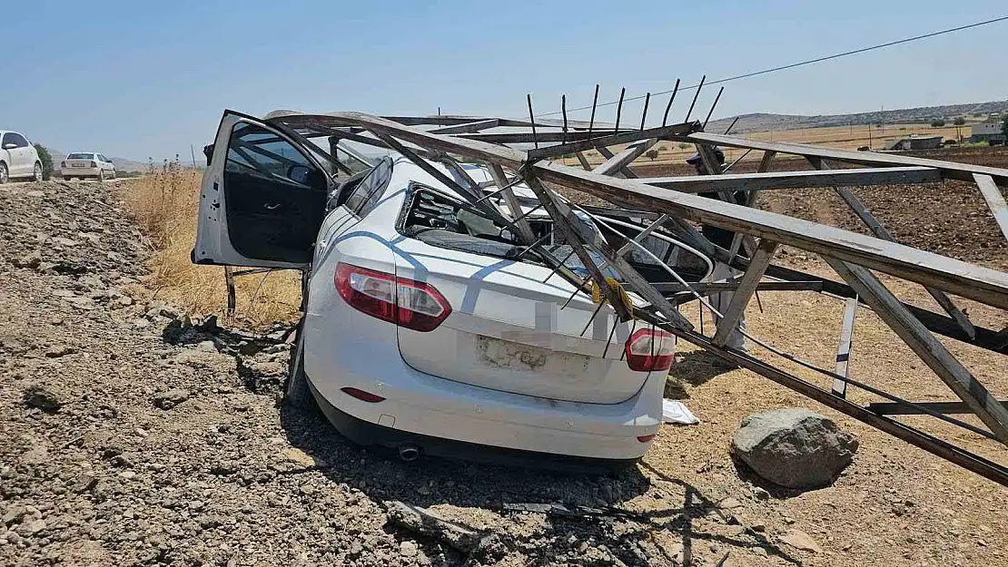 Diyarbakır'da feci kaza: 1'i ağır 4 yaralı