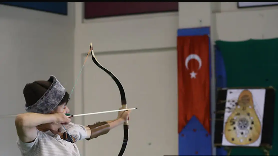 Muş'ta geleceğin okçuları yetişiyor