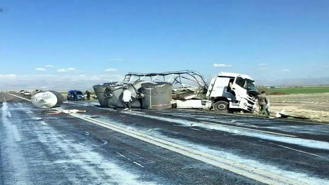 Erzurum yoluna tonlarca süt döküldü