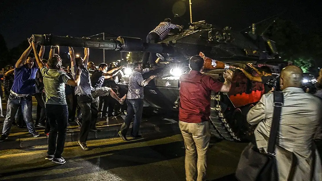 FETÖ'nün darbe girişiminin üzerinden 8 yıl geçti: 15 Temmuz'da neler yaşandı?