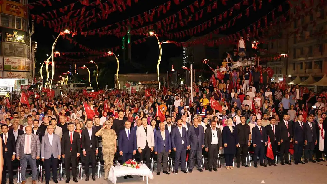 15 Temmuz'da Vanlılar meydanlarda buluştu